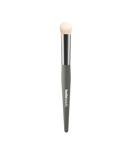 Load image 1 in gallery view. Huda Beauty Undereye Buff Brush